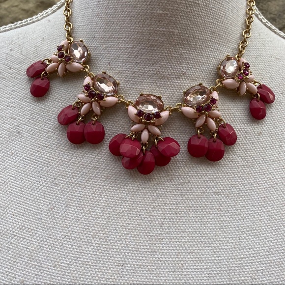 NWT stitchFix Romolo pink flower cluster necklace - Picture 2 of 7